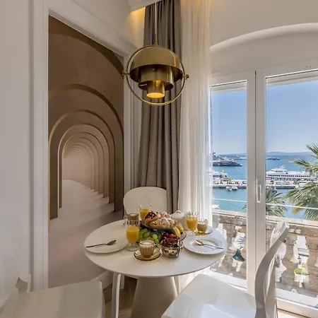 Finest 2 * سبليت